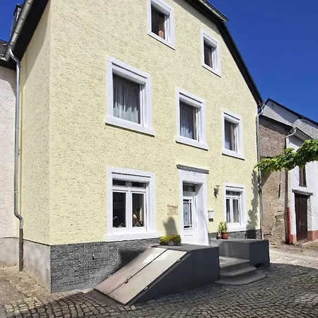 Gaestehaus Gaes לינה וארוחת בוקר