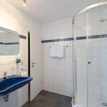 לינה וארוחת בוקר Gaestehaus Gaes