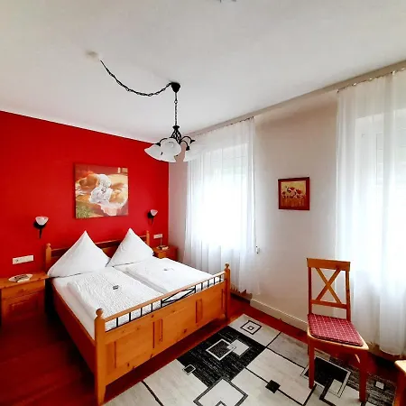 Bed & Breakfast Gaestehaus Gaes Trittenheim