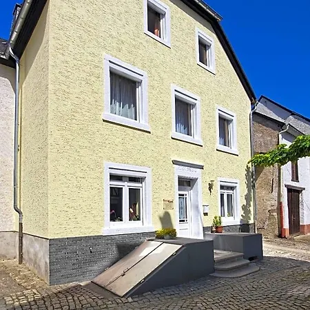 Gaestehaus Gaes Trittenheim